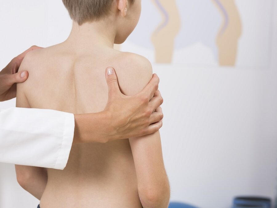 São comuns as dores nas costas em adolescentes?