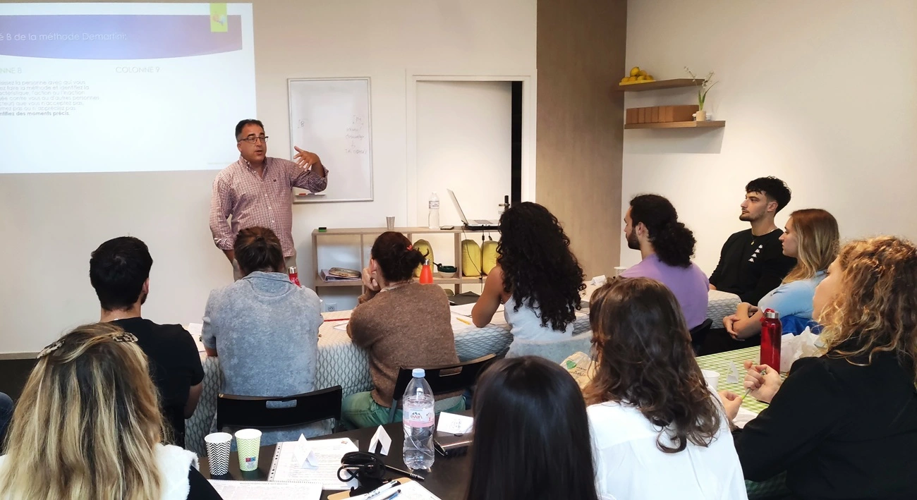 Hierarquia de Valores - Os Valores são iguais para todos - Dr Neil Violante Hierarquia de Valores - Os Valores são iguais para todos - Dr Neil Violante